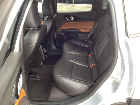 Certified 2024 Jeep Compass Limited image 9