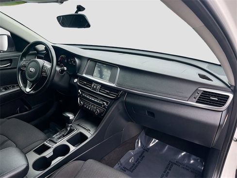 Used 2017 Kia Optima Premium image 26