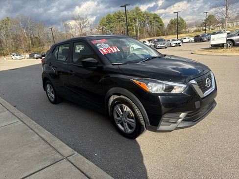 Used 2020 Nissan Kicks S image 6