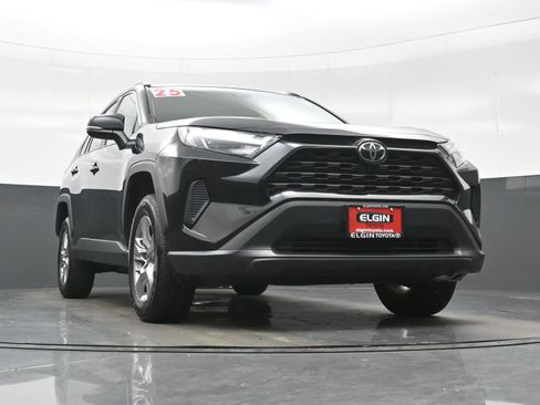 Used 2025 Toyota RAV4 XLE AWD/4WD image 26