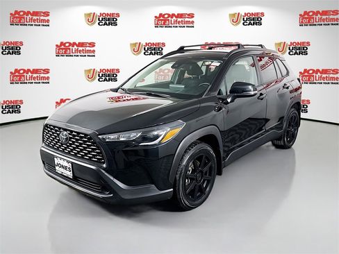 Certified 2022 Toyota Corolla Cross LE image 12