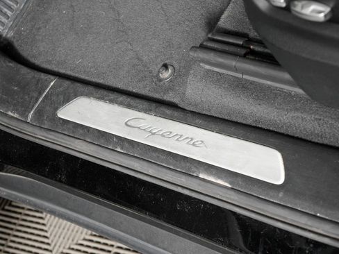 Used 2020 Porsche Cayenne AWD/4WD image 20