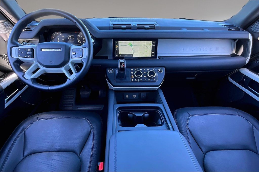 Used 2024 Land Rover Defender 110 X-Dynamic SE AWD/4WD image 7