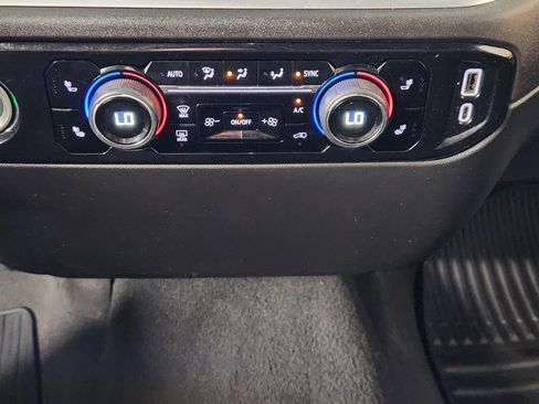 Used 2022 Chevrolet Silverado 1500 LT RWD image 14