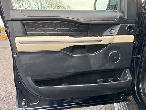 Used 2021 Ford Expedition Max Platinum image 11