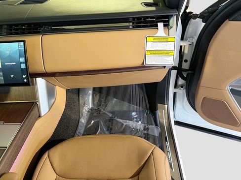 New 2026 Land Rover Range Rover SE AWD/4WD image 17