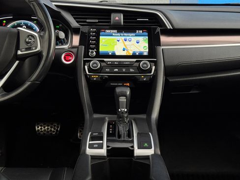 Used 2019 Honda Civic Touring image 20