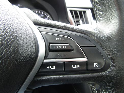 Used 2018 INFINITI Q50 Luxe image 30