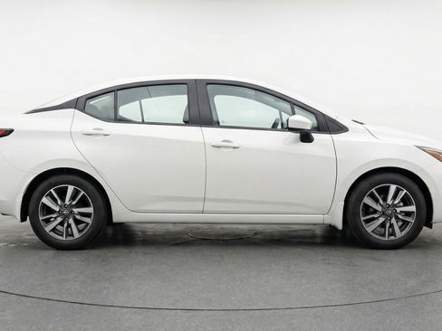 Used 2025 Nissan Versa SV image 11