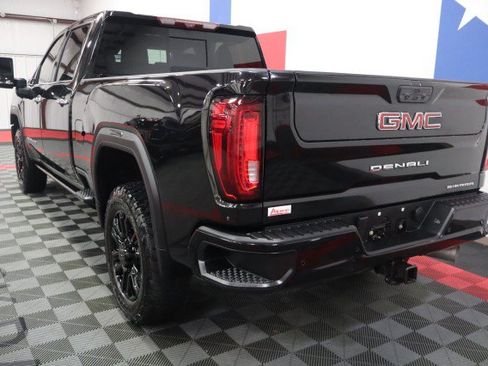 Used 2022 GMC Sierra 3500 Denali w/ Denali Black Diamond Edition AWD/4WD image 12