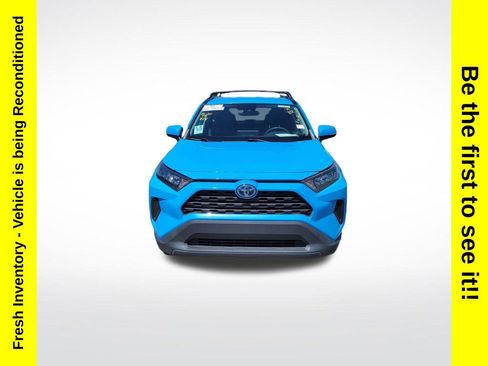 Used 2019 Toyota RAV4 LE w/ Carpet Mat Package AWD/4WD image 8