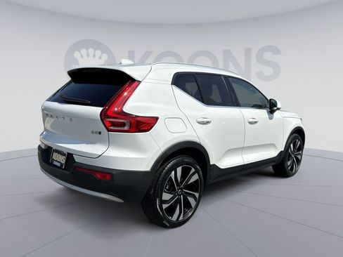 Used 2023 Volvo XC40 B5 Plus w/ Protection Package Premier AWD/4WD image 16