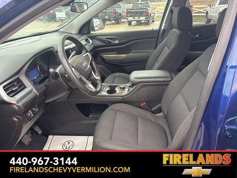 Used 2023 GMC Acadia SLE w/ Driver Convenience Package image 10