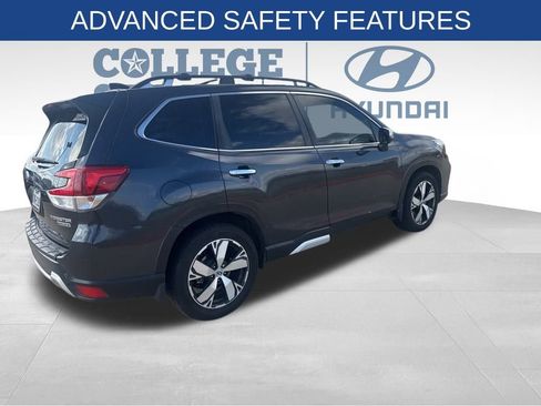 Used 2019 Subaru Forester Touring image 5