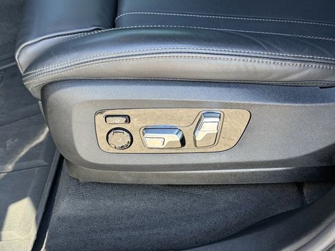 Used 2022 BMW X7 M50i image 19