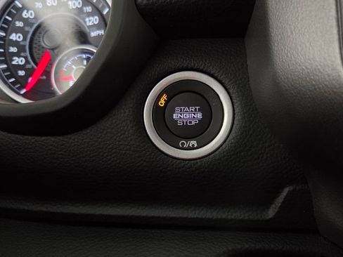 New 2026 RAM 1500 4x4 Crew Cab image 17