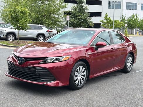 Used 2020 Toyota Camry LE w/ Sunroof Package FWD image 2