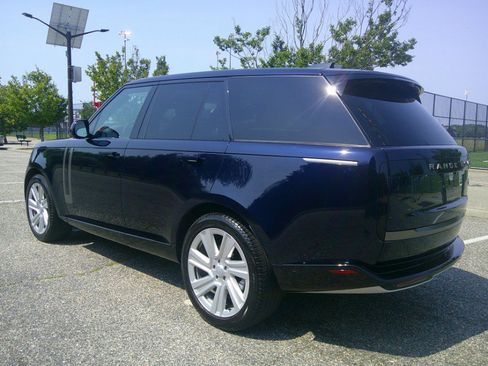 Used 2023 Land Rover Range Rover SE AWD/4WD image 17