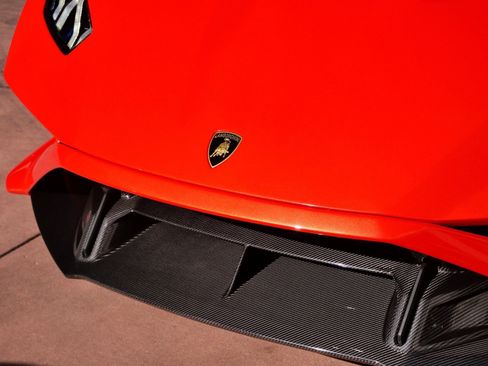 Used 2022 Lamborghini Huracan STO image 19