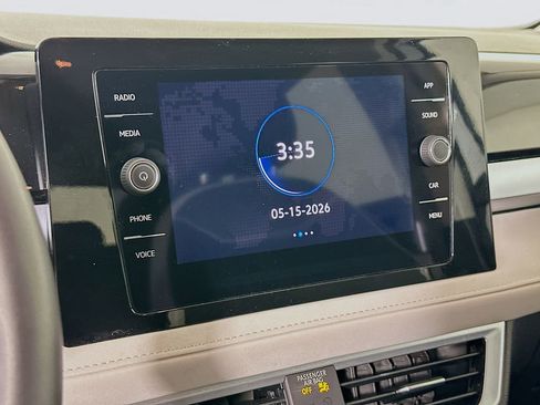 Used 2025 Volkswagen Taos SE FWD image 20