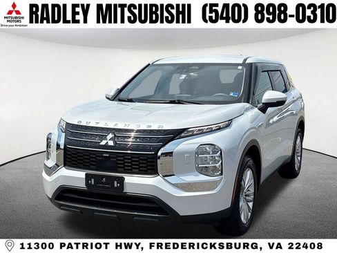 Used 2022 Mitsubishi Outlander ES AWD/4WD image 1