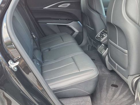 Used 2024 Cadillac Lyriq Luxury RWD image 21