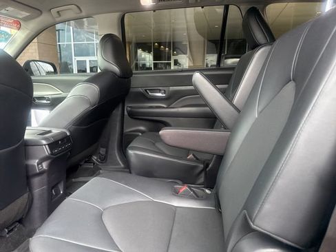 Used 2024 Toyota Grand Highlander AWD image 20