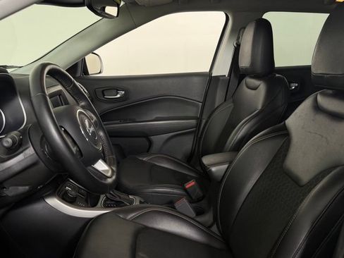 Used 2018 Jeep Compass Latitude w/ Popular Equipment Group AWD/4WD image 15
