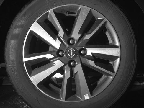 Used 2025 Nissan Versa SV image 15