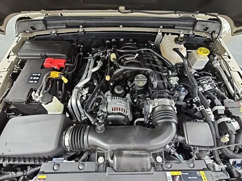 Used 2022 Jeep Gladiator Rubicon w/ Cold Weather Group image 39