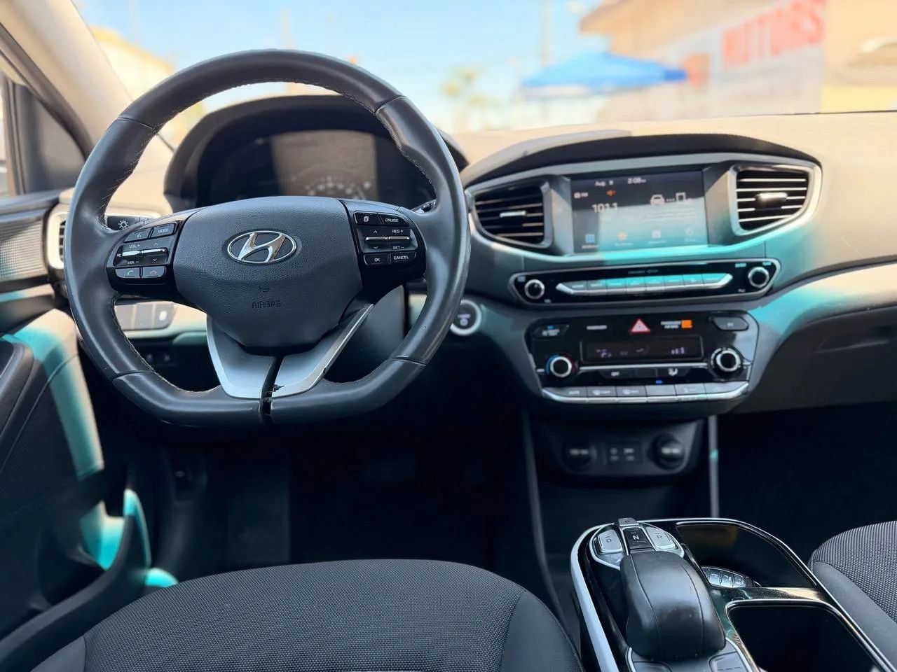 Used 2019 Hyundai Ioniq Electric FWD image 41