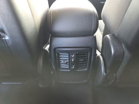 Used 2023 Dodge Durango SXT image 22