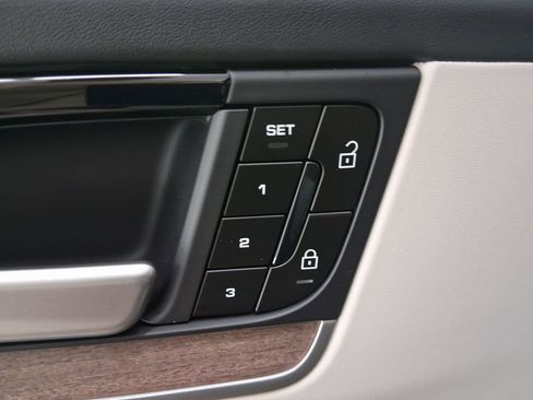 New 2026 Porsche Cayenne E-Hybrid image 12