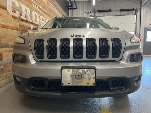 Used 2014 Jeep Cherokee Latitude w/ Cold Weather Group AWD/4WD image 4