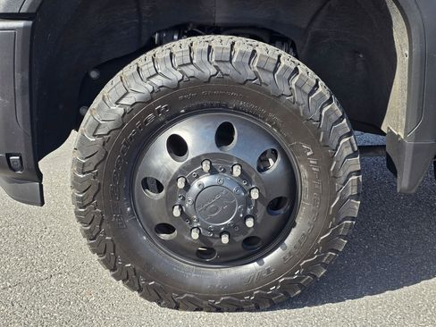 Used 2024 GMC Sierra 3500 Denali Ultimate AWD/4WD image 8