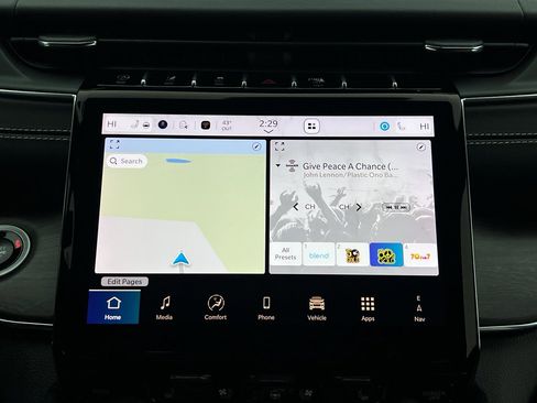 Used 2024 Jeep Grand Cherokee Overland w/ Adv Protech Group III image 25