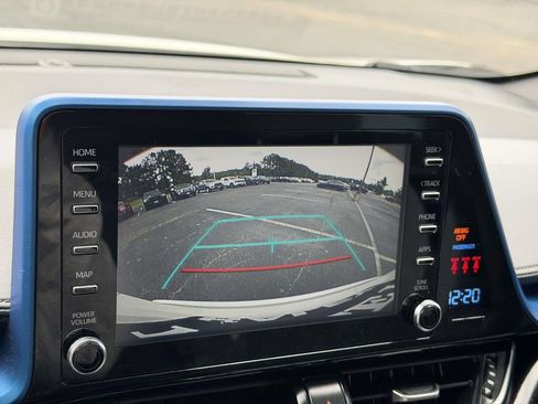 Used 2019 Toyota C-HR XLE FWD image 4