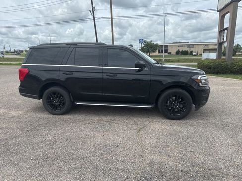 Used 2023 Ford Expedition XLT RWD image 18