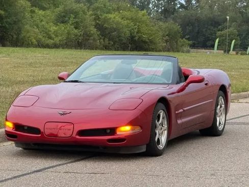 Used 2001 Chevrolet Corvette Convertible w/ Preferred Equipment Group2 RWD image 10