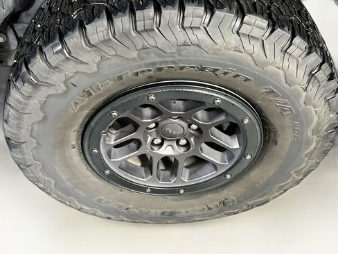 Used 2023 Jeep Wrangler Unlimited Rubicon w/ Xtreme 35 Tire Package image 30