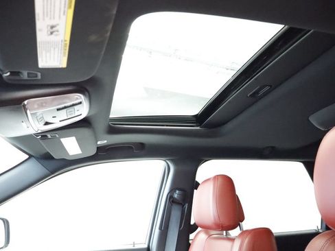 Certified 2019 Dodge Durango R/T w/ Technology Group AWD/4WD image 31