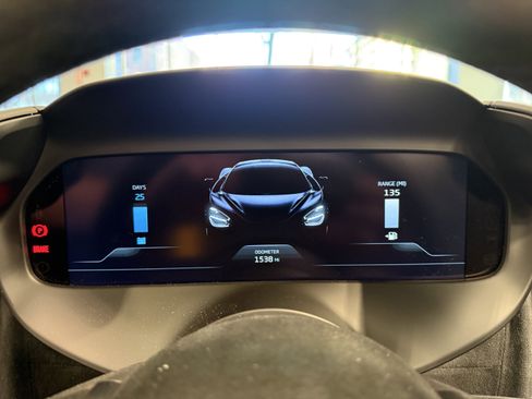 Used 2025 McLaren 750S Spider image 18