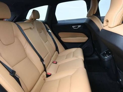Used 2023 Volvo XC60 B6 Ultimate w/ Climate Package AWD/4WD image 33