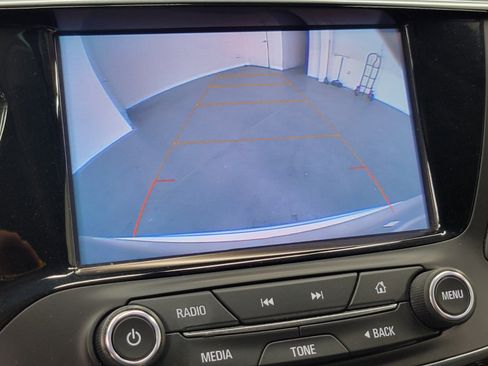 Used 2019 Buick Envision Essence image 18