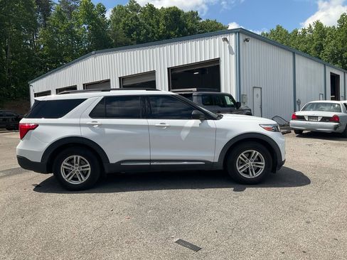 Used 2020 Ford Explorer XLT RWD image 4