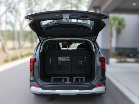 New 2026 Kia Carnival EX FWD image 13