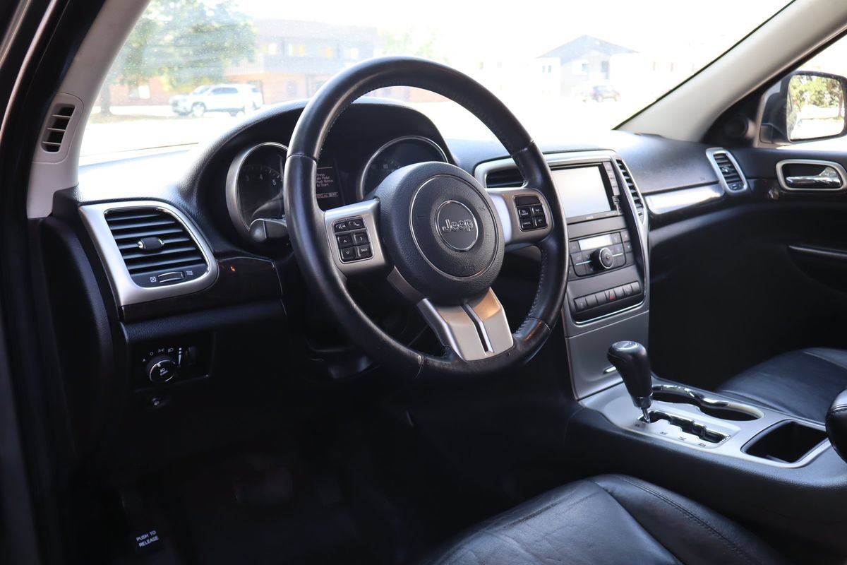 Used 2012 Jeep Grand Cherokee Laredo AWD/4WD image 15