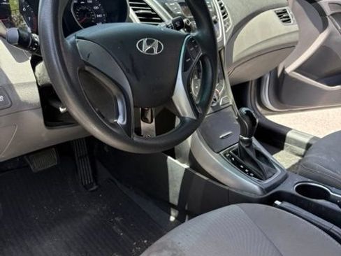 Used 2016 Hyundai Elantra SE FWD image 10
