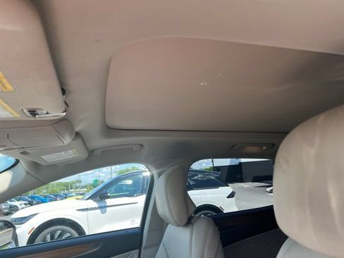 Used 2019 Lincoln MKC Select w/ Select Plus Package AWD/4WD image 12