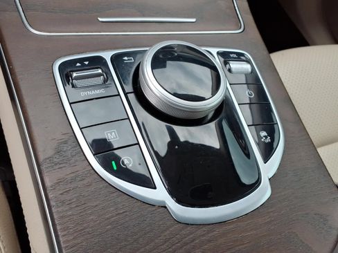 Used 2019 Mercedes-Benz GLC 300 image 22